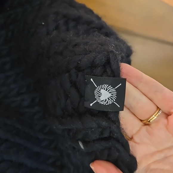 Nickichicki Heart U Back Handknit Cardigan Sweater - Picture 5 of 9